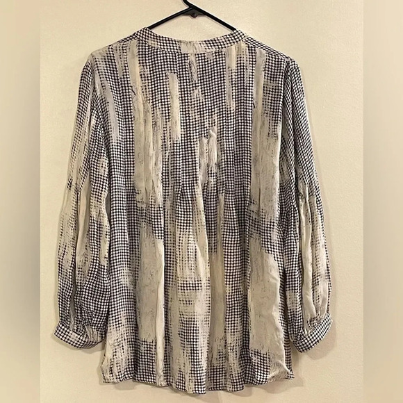 PARKER Silk Houndstooth Print Blouse - Picture 3 of 6
